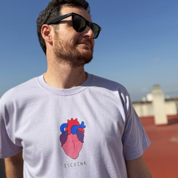 Camiseta "Escucha"